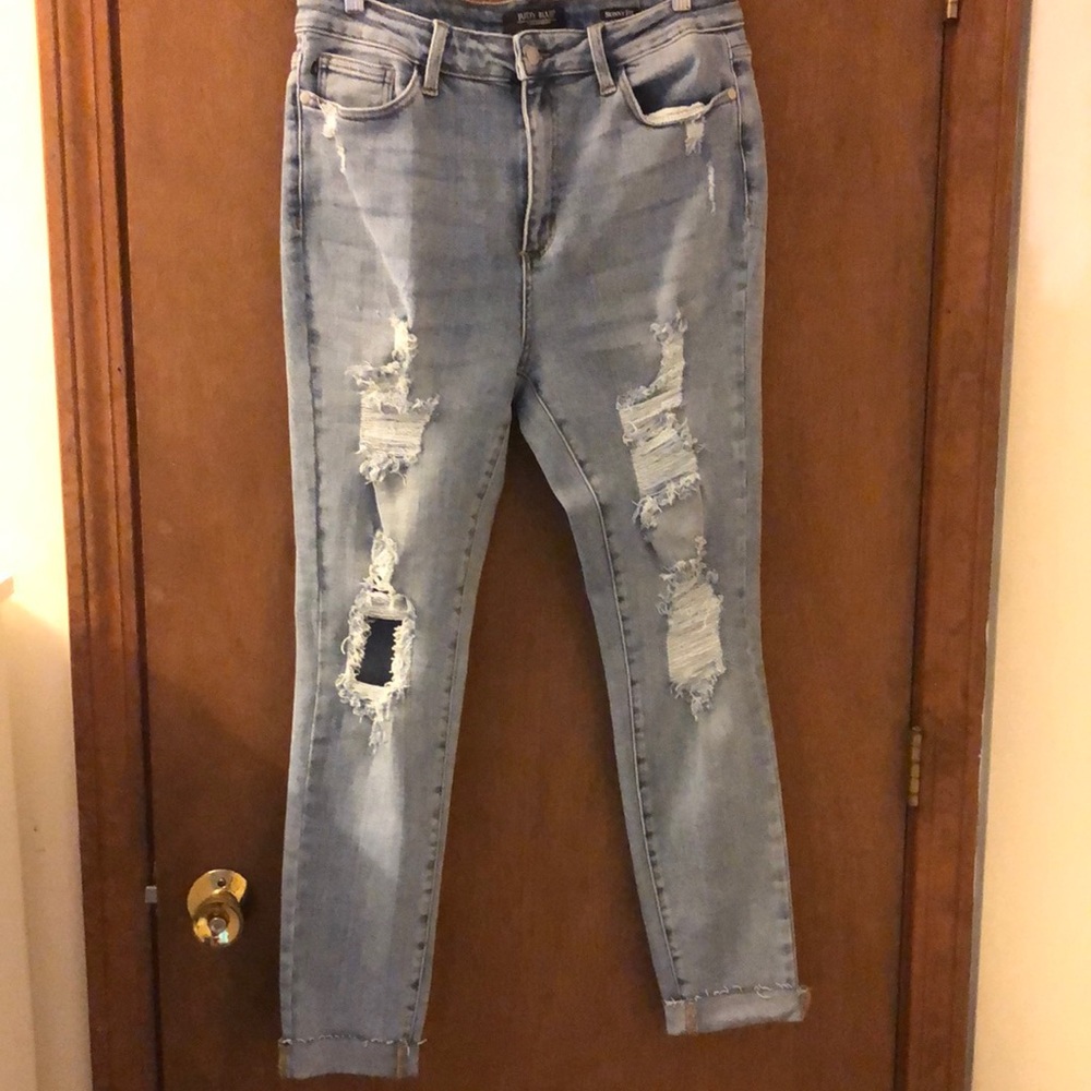 Judy Blue distressed denim size 13